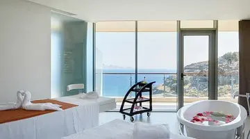 LINDOS BLU LUXURY HOTEL & SUITES