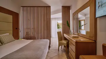 LINDOS ROYAL