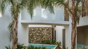LINDOS ROYAL
