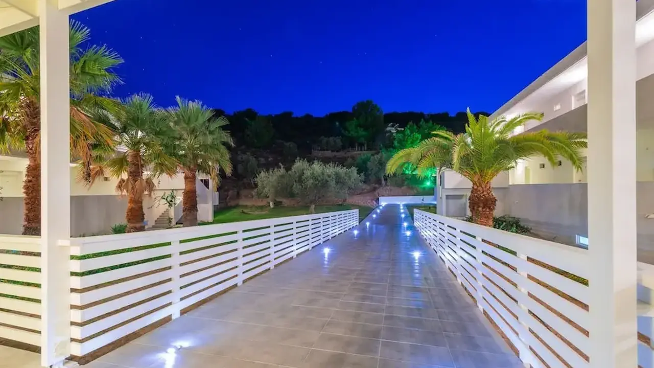 Lindos White Hotel & Suites