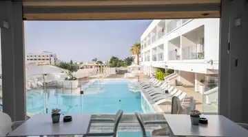 LIQUID HOTEL APARTMENTS