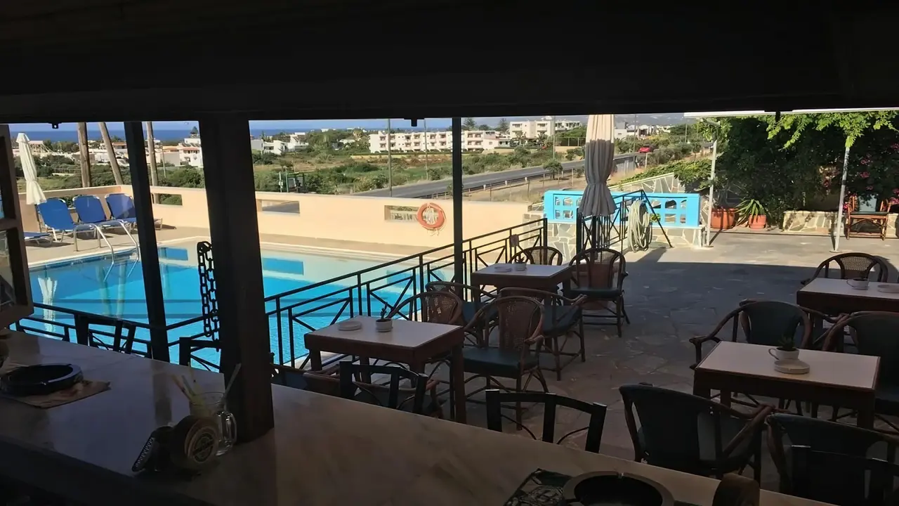 Litsa Efi Apartments
