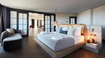 LIU RESORTS