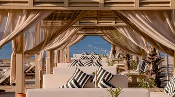 LIU RESORTS