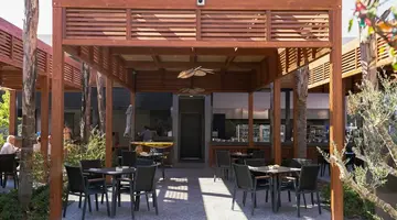 LIU RESORTS