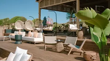 LIU RESORTS