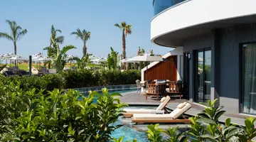 LIU RESORTS