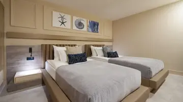 LIU RESORTS