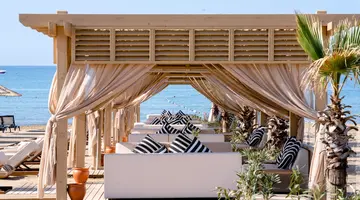 LIU RESORTS
