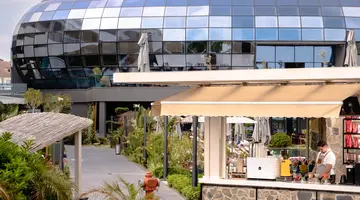 LIU RESORTS