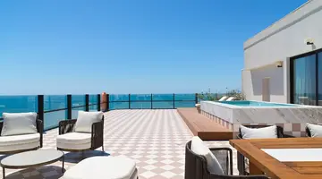 LIV Mackenzie Beach Suites