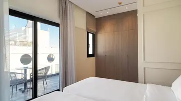 LIV Mackenzie Beach Suites