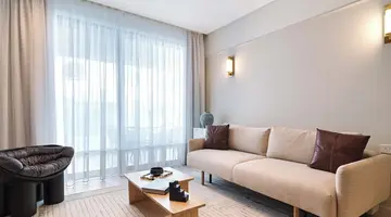 LIV Mackenzie Beach Suites