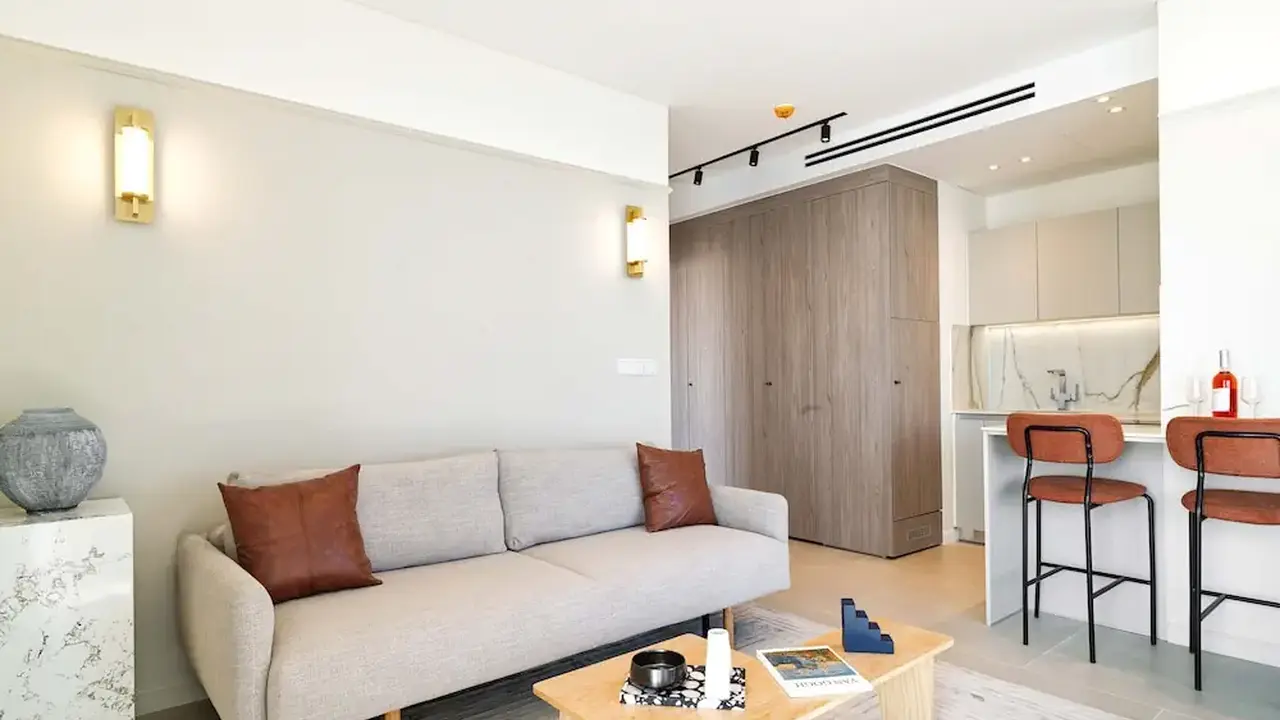 LIV Mackenzie Beach Suites