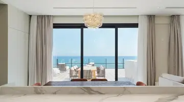 LIV Mackenzie Beach Suites
