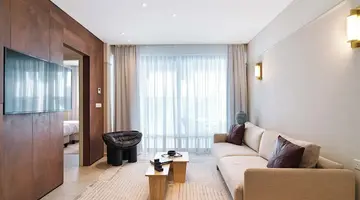 LIV Mackenzie Beach Suites