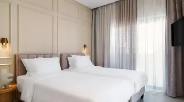 LIV Mackenzie Beach Suites