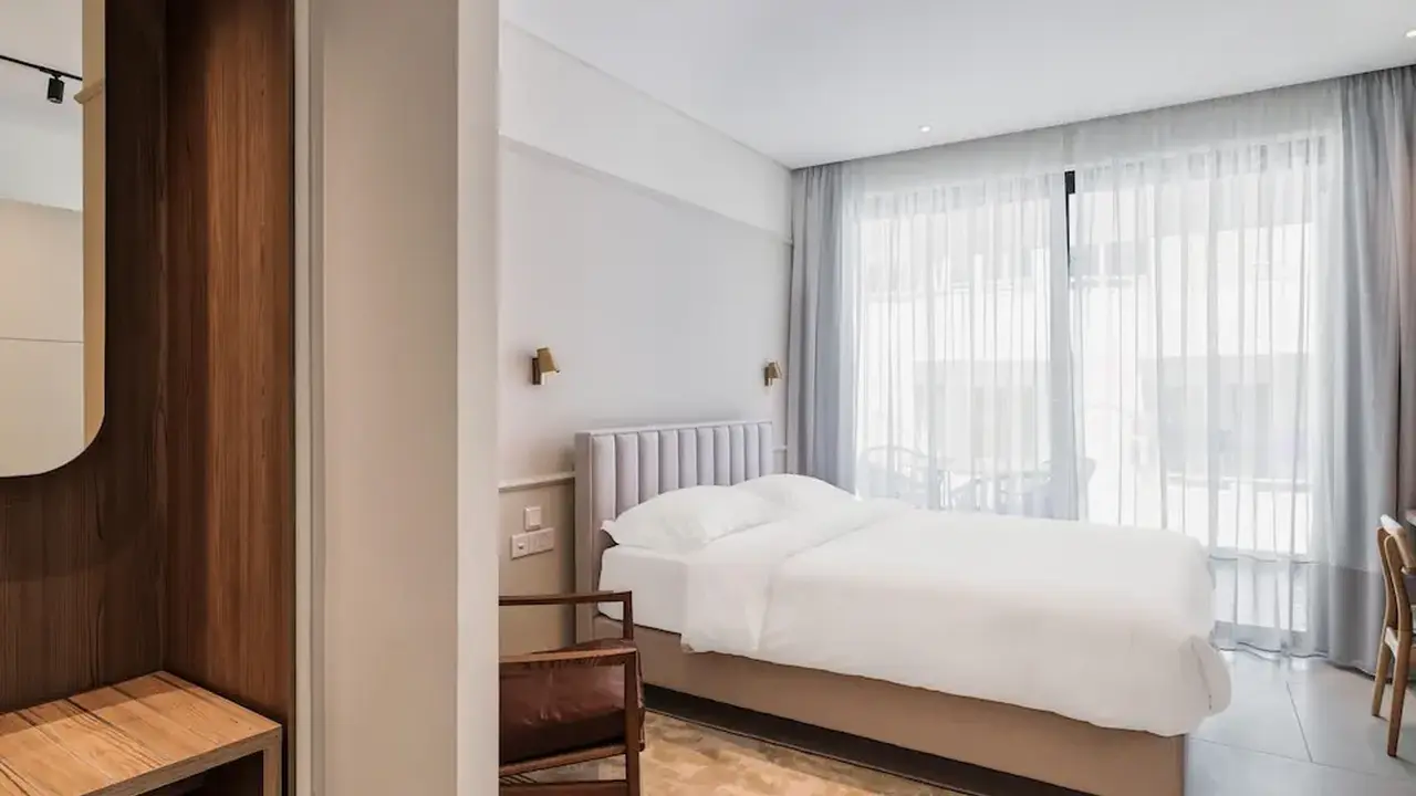 LIV Mackenzie Beach Suites