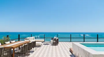 LIV Mackenzie Beach Suites