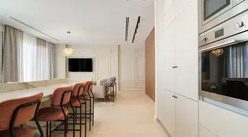 LIV Mackenzie Beach Suites