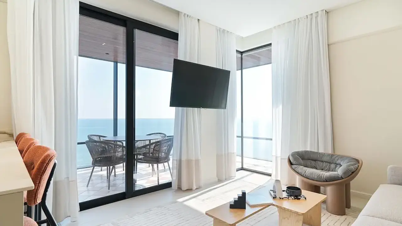 LIV Mackenzie Beach Suites