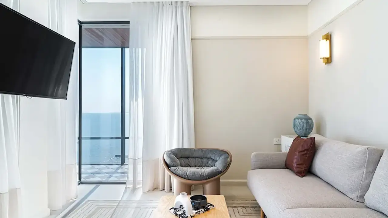 LIV Mackenzie Beach Suites