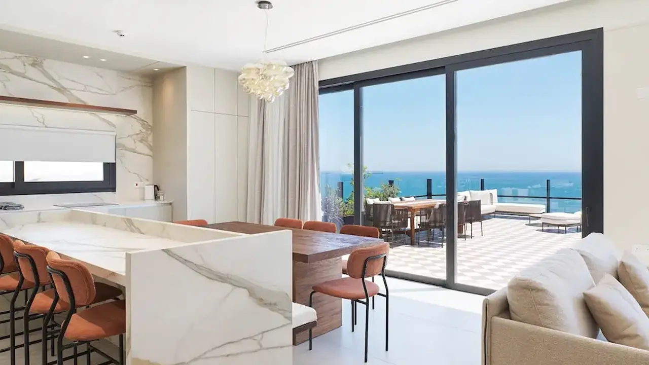 LIV Mackenzie Beach Suites