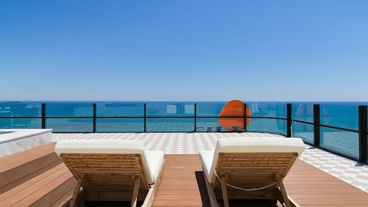 LIV Mackenzie Beach Suites
