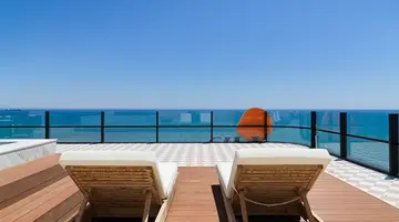 LIV Mackenzie Beach Suites