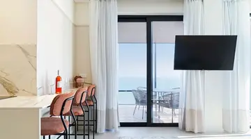 LIV Mackenzie Beach Suites