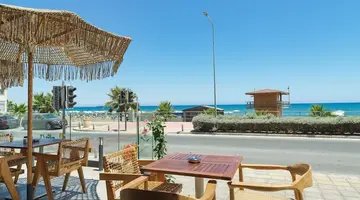 LIV Mackenzie Beach Suites