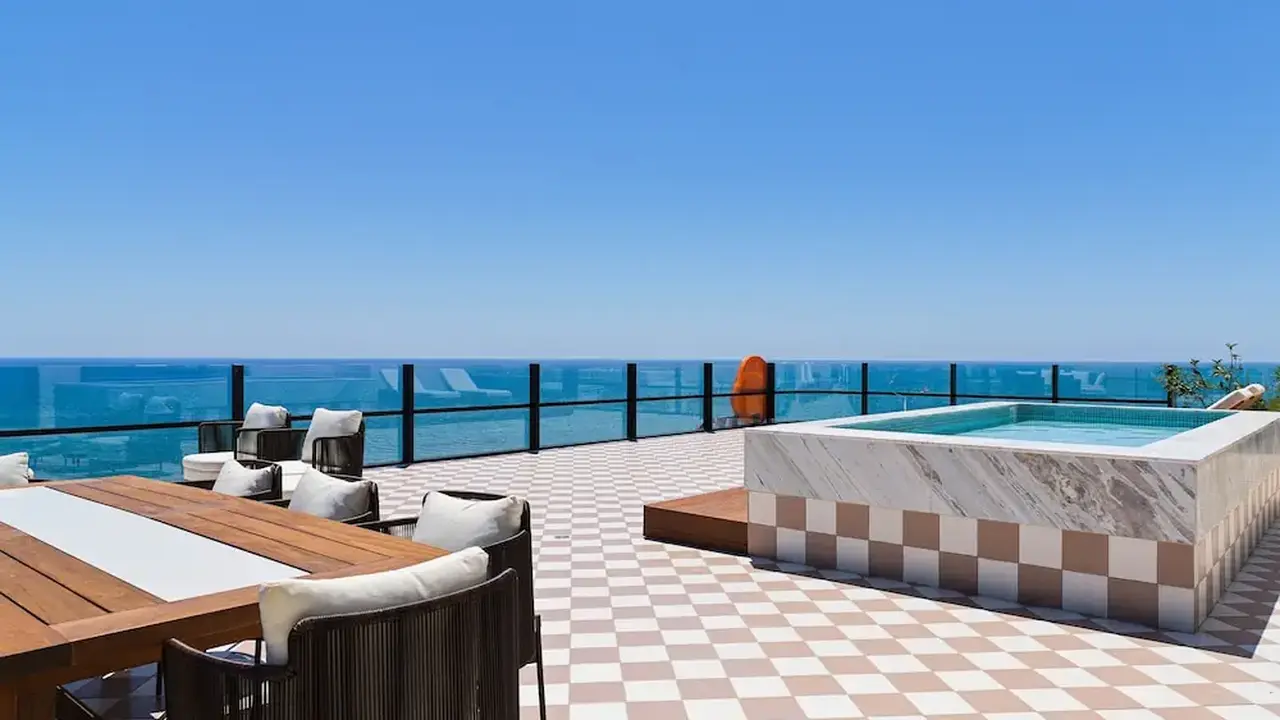 LIV Mackenzie Beach Suites
