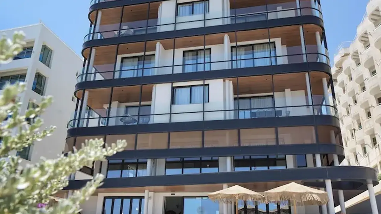 LIV Mackenzie Beach Suites