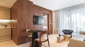 LIV Mackenzie Beach Suites