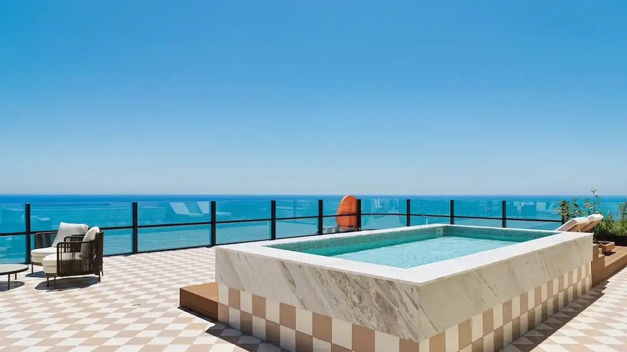 LIV Mackenzie Beach Suites