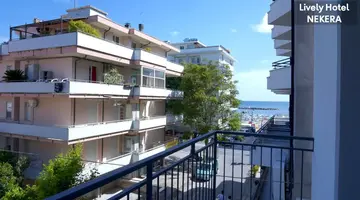 Lively Hotel