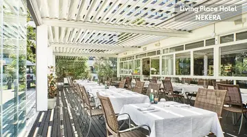 Living Place Hotel