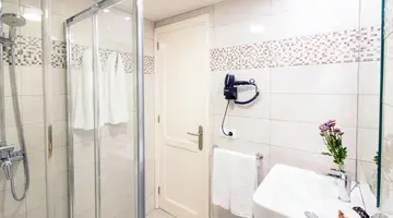 LIVVO Apartments Oasis