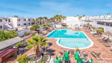 LIVVO Apartments Oasis