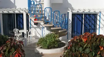 LIVVO Apartments Oasis