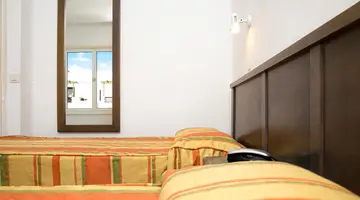 LIVVO Apartments Oasis