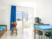 LIVVO Apartments Oasis