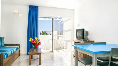 LIVVO Apartments Oasis