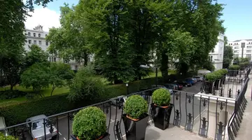 London House Hotel