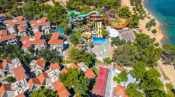 LONG BEACH CLUB NATURE