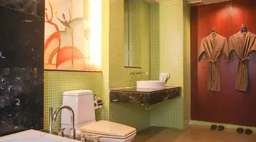Long Beach Garden Hotel and Pavilions