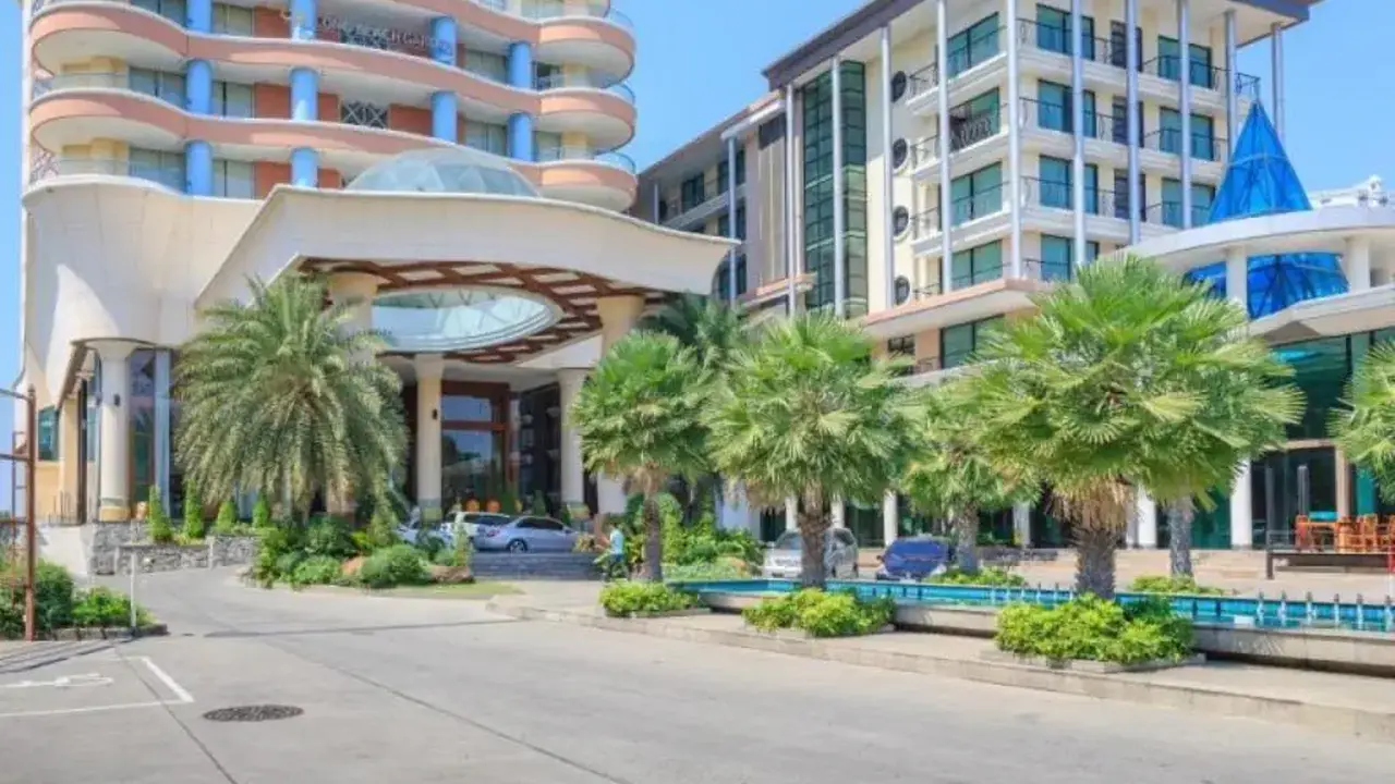 LONG BEACH GARDEN HOTEL & SPA
