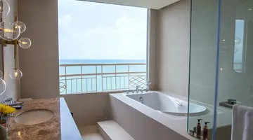 LONG BEACH GARDEN HOTEL & SPA