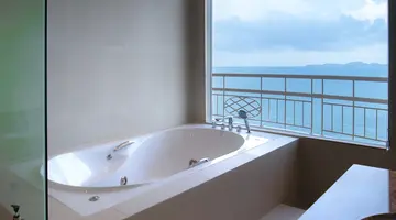 LONG BEACH GARDEN HOTEL & SPA