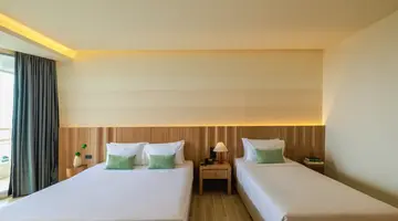 LONG BEACH GARDEN HOTEL & SPA